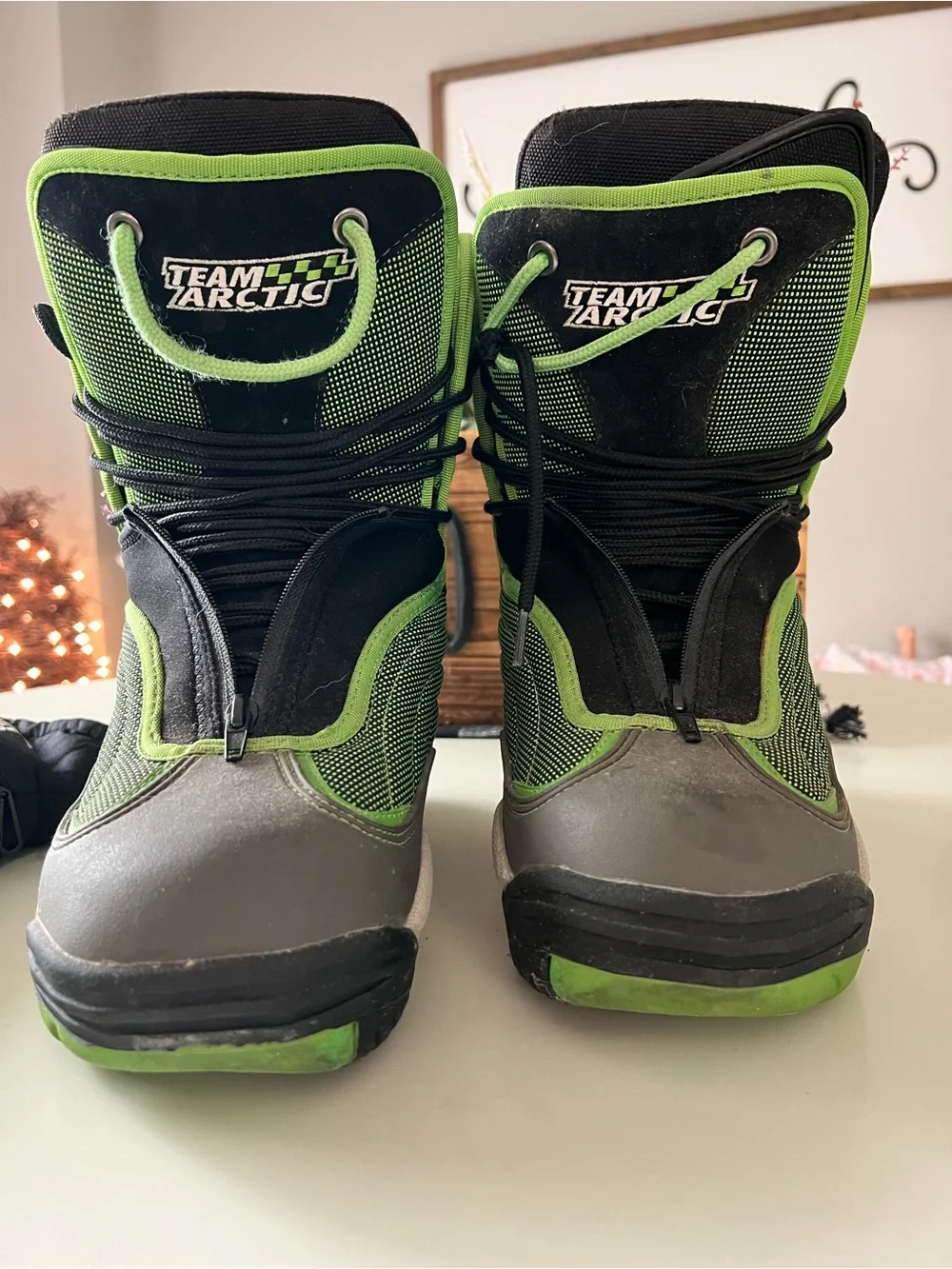 Arctic Cat Green & Black Snowmobile Boots with Matching Gloves